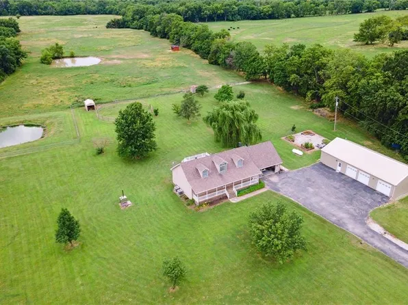 5552 County Road 4400, Cherryvale, KS 67335