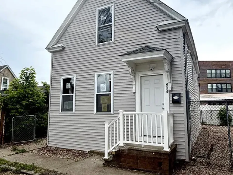 804 Arch St