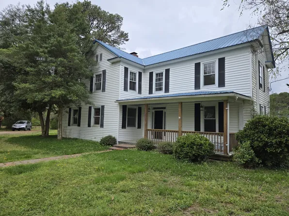 50 Rivers Landing Dr, White Stone, VA 22578