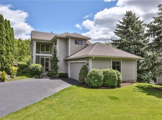 60 Bristol View Dr, Fairport, NY 14450
