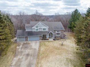 42469 Kerns Dr, North Mankato, MN 56003