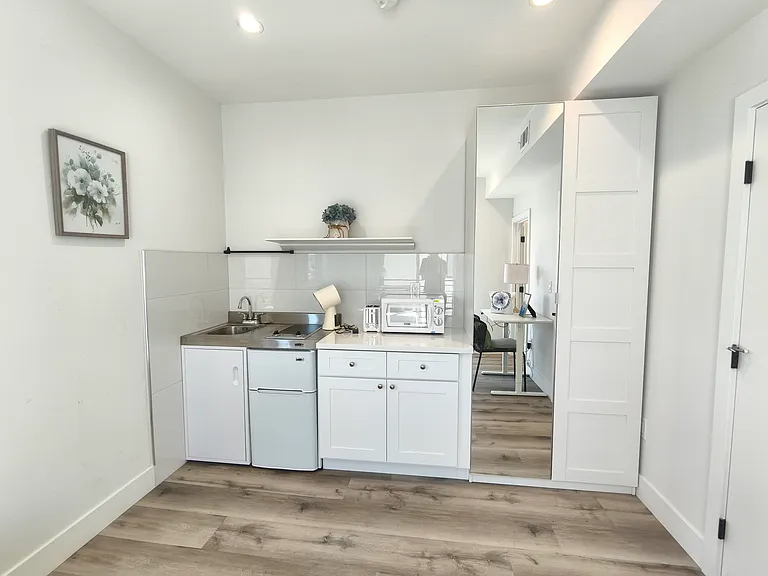 3020 S Normandie Ave #E4-3 — Photo 8