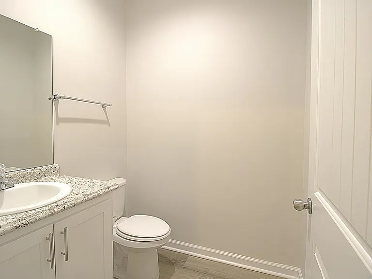 38 Griffin Rd — Photo 9