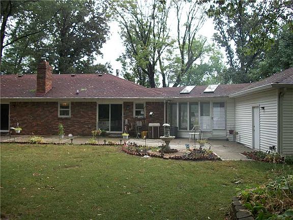 5th image of 554 N County Road 900 E