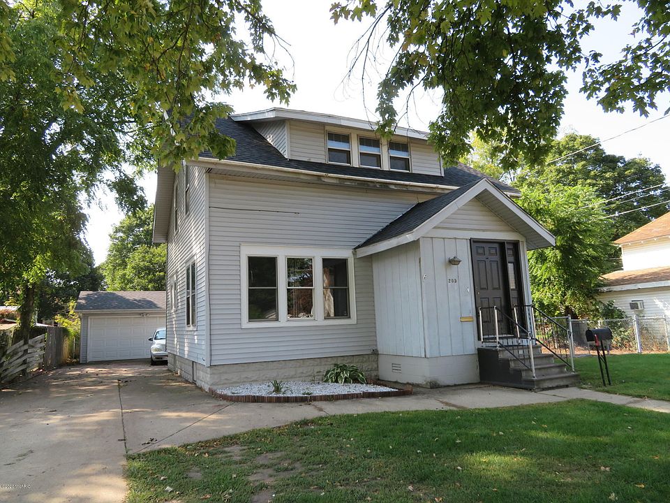 1st image of 205 E Jerolene St
