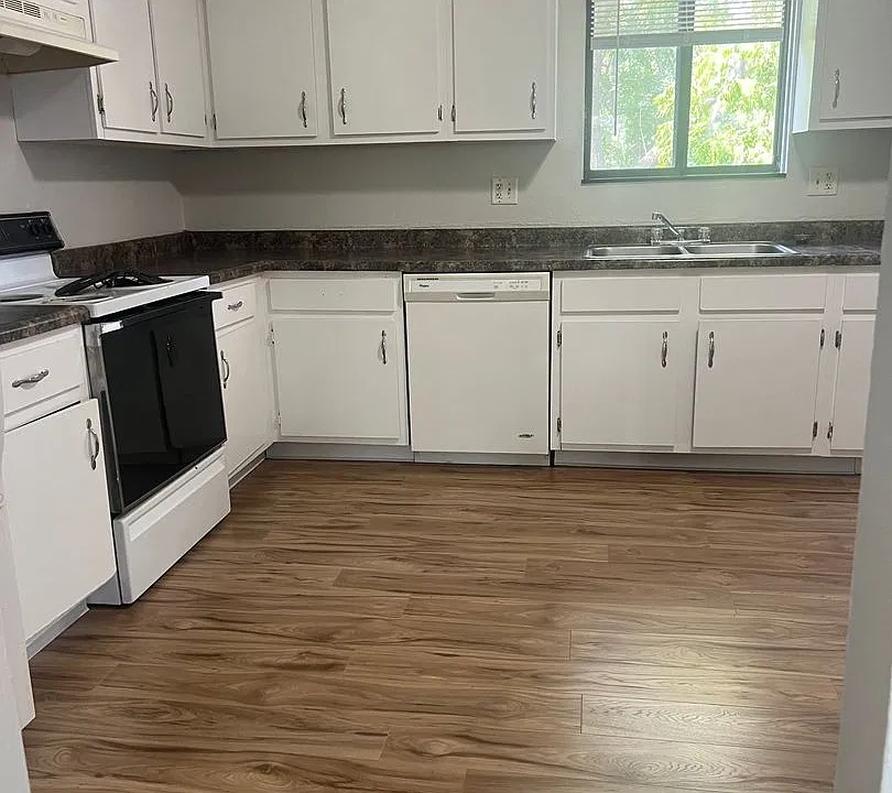 3300-3312 Oakland Rd NE