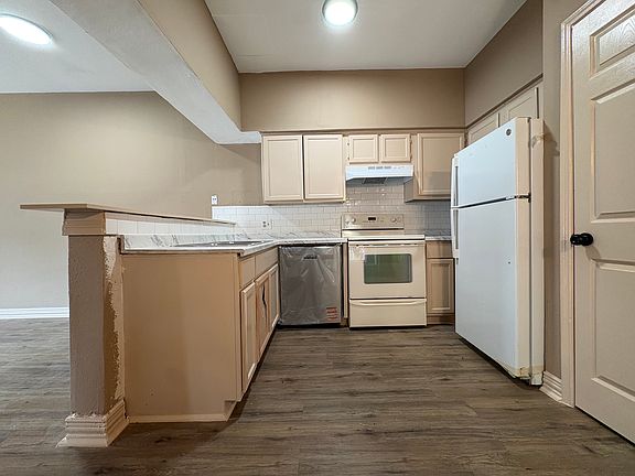 3rd image of 12380 Sandpiper Dr APT 302