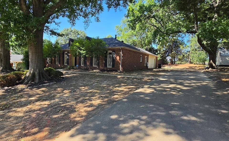 1st image of 2109 Indian Trails St
