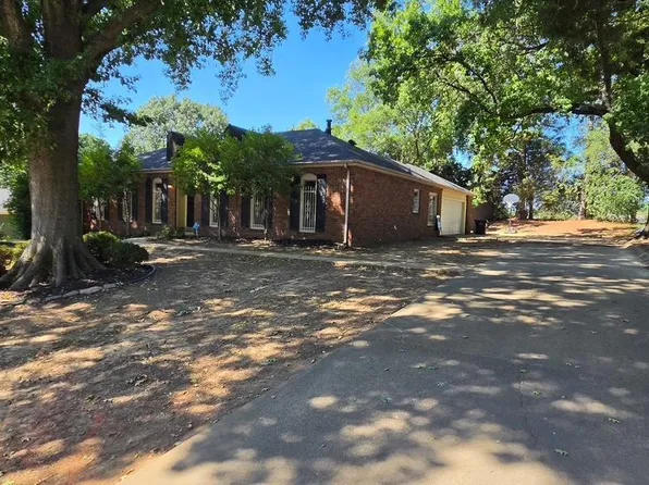 2109 Indian Trails St, Jonesboro, AR 72401