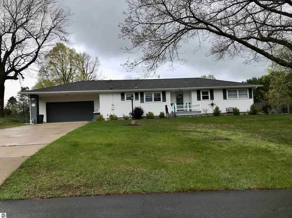 10691 S Grant Ave, Clare, MI 48617