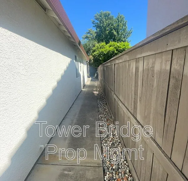 5501 Spring Falls Ct — Photo 7