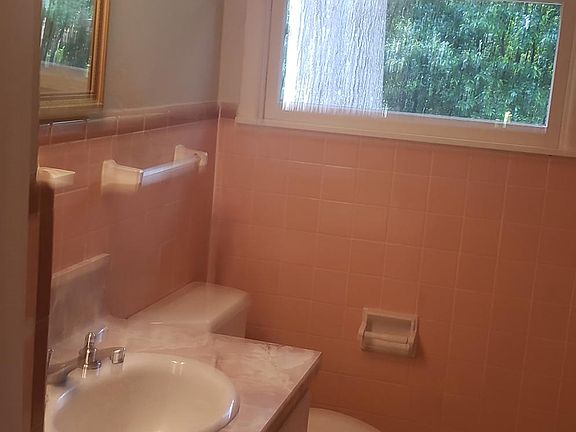 5th image of 2222 Glenbrook Dr