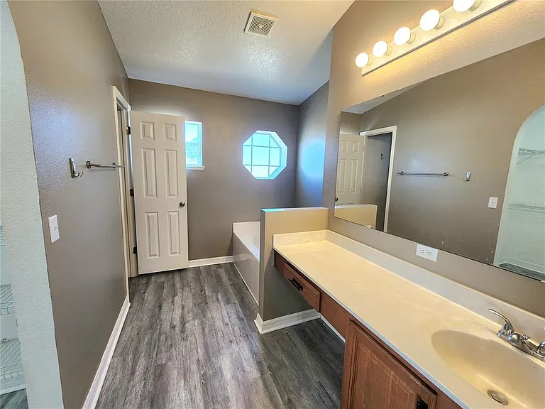 4017 Longworth Loop — Photo 13