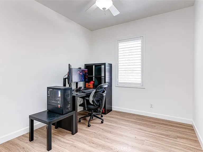 15220 Cambridge St — Photo 30
