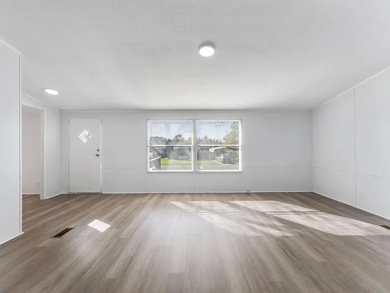 150 Pegasus Ct — Photo 12