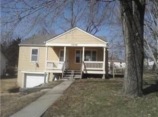 5208 NE 45th St, Kansas City, MO 64117
