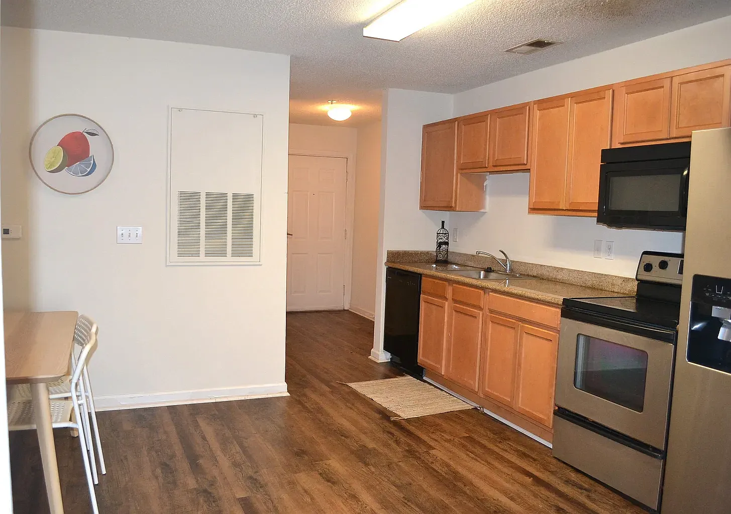 3 bed, 1264 sqft, $1,300 — Photo 4