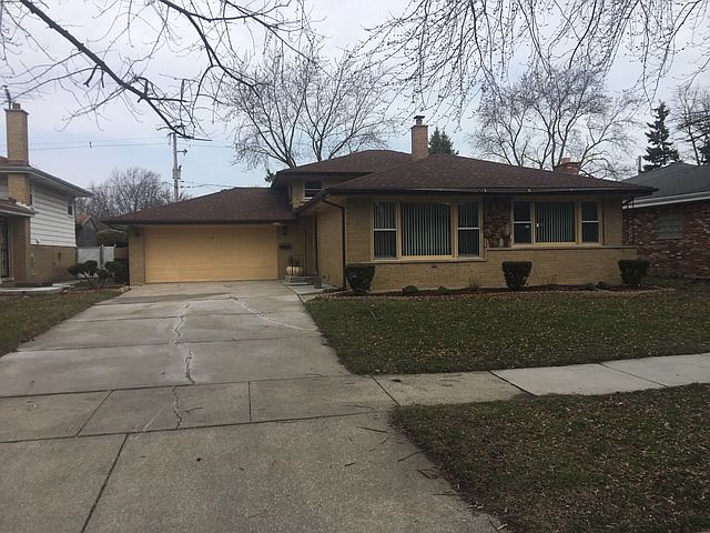 1st image of 1046 E 169th St