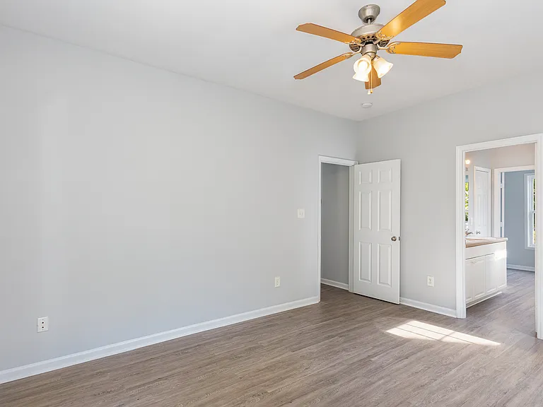 108 Caribbean Ct — Photo 2