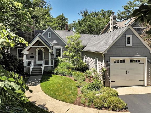 2nd image of 4832 Wallbank Ave
