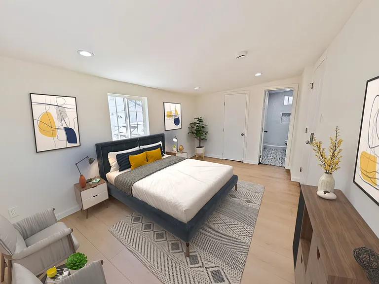1354 W 36th Pl — Photo 1