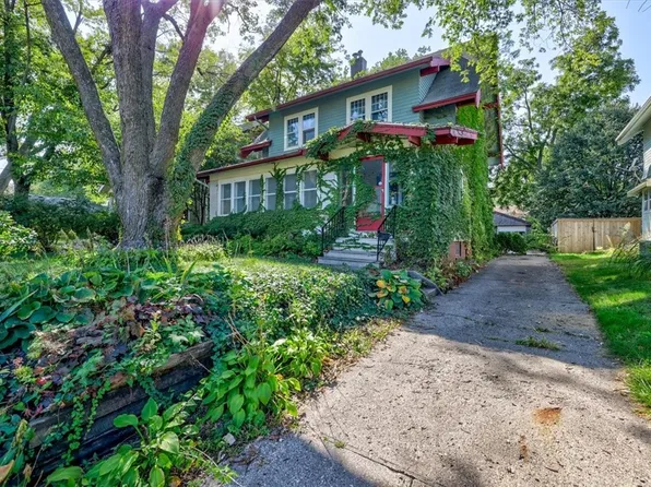1052 36th St, Des Moines, IA 50311