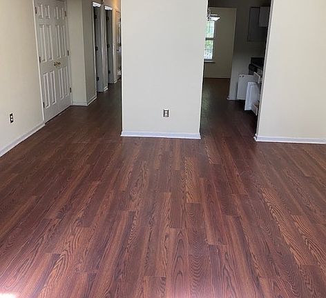 2nd image of 1490 Amanda Park Ln