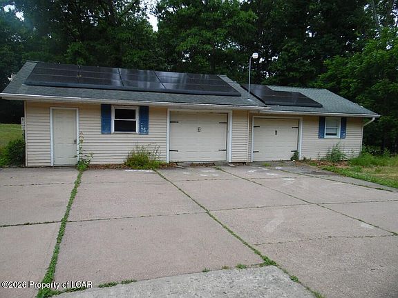 3rd image of 35 Skyline Dr