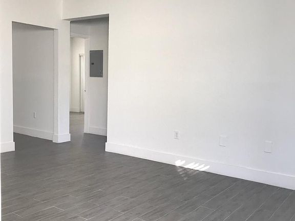 4th image of 780 NE 123rd St APT 12