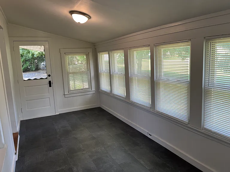 310 N Constitution Ave — Photo 7