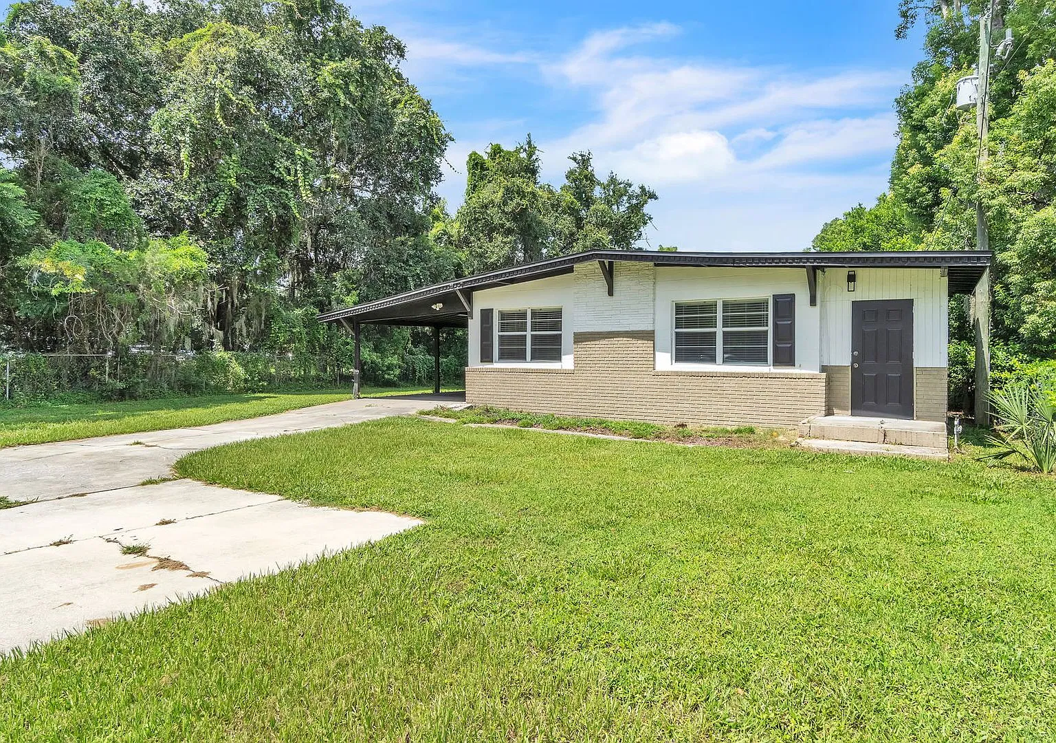 3 bedroom, Lakefront home for rent! — Photo 2