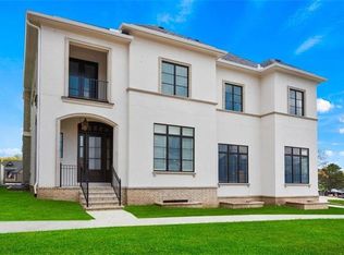9335 Cedar Reserve Dr, Prairie Village, KS 66207