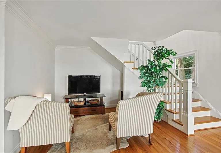 1930 Wildwood Pl NE — Photo 12