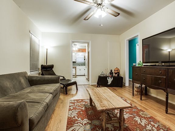 4th image of 1900 Redwood Pl