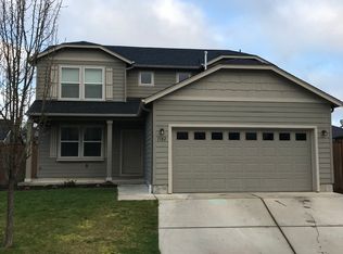 1182 S 2nd St, Cottage Grove, OR 97424