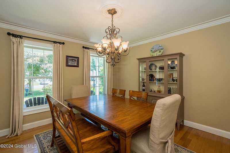 5th image of 687 Stark Terrace
