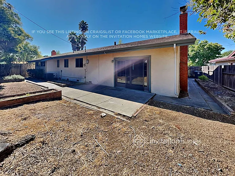 2453 Aramon Dr — Photo 16