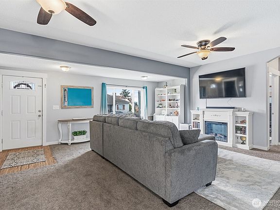 4th image of 705 Cowlitz Way