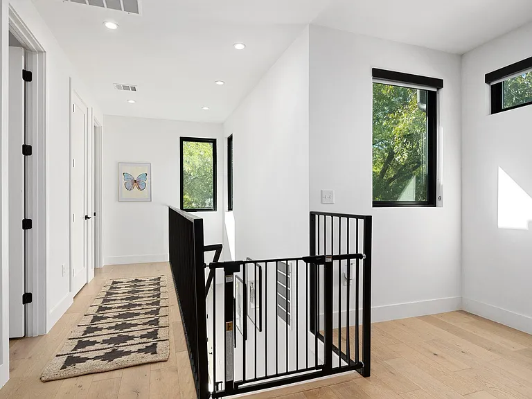 1004 Audrey Ct — Photo 16