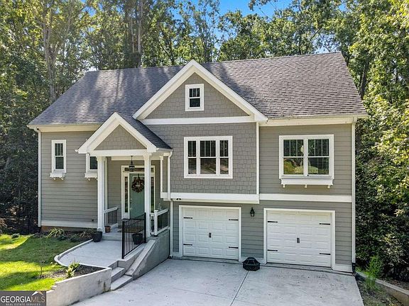 2nd image of 3466 Crown Dr