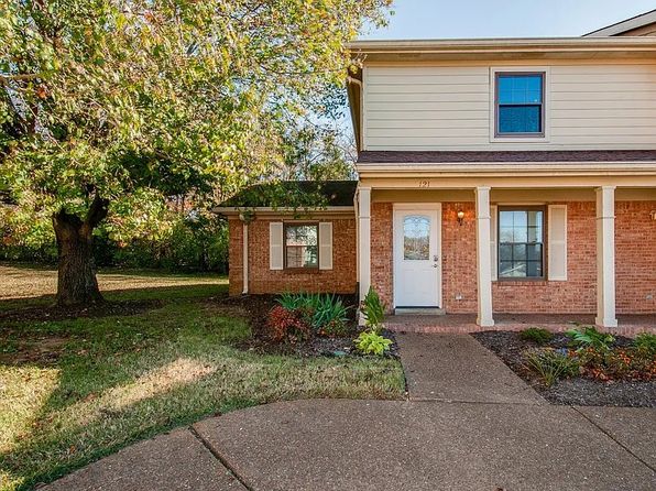 121 Ellington Pl