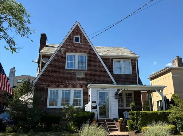 13812 Rockaway Beach Boulevard, Rockaway Park, NY 11694