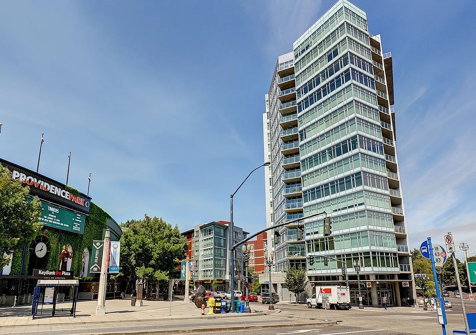 Condo Available next to Providence Park!! Washer/Dryer Included!! 24-hour Concierge Available Som... — Photo 1