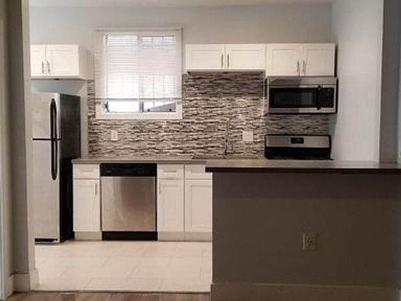 4th image of 837 S Normandie Ave #101