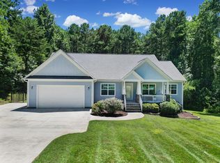 121 Holt Ln, Mooresville, NC 28117