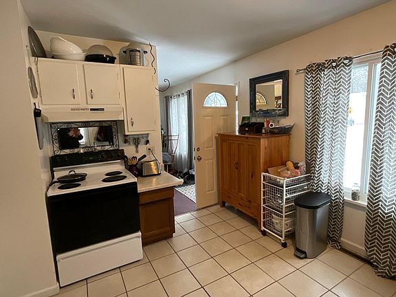 3rd image of 918 Boon St #918