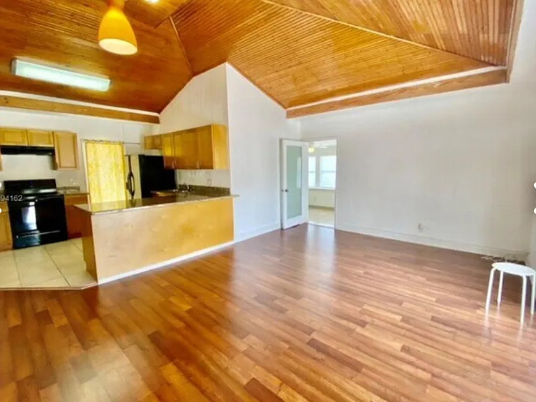 2450 NW 42nd St — Photo 3