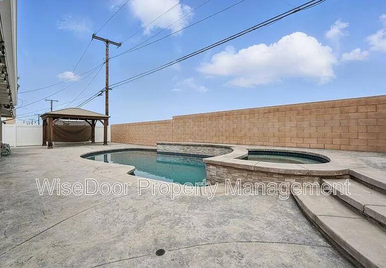 387 E Nubia St — Photo 25
