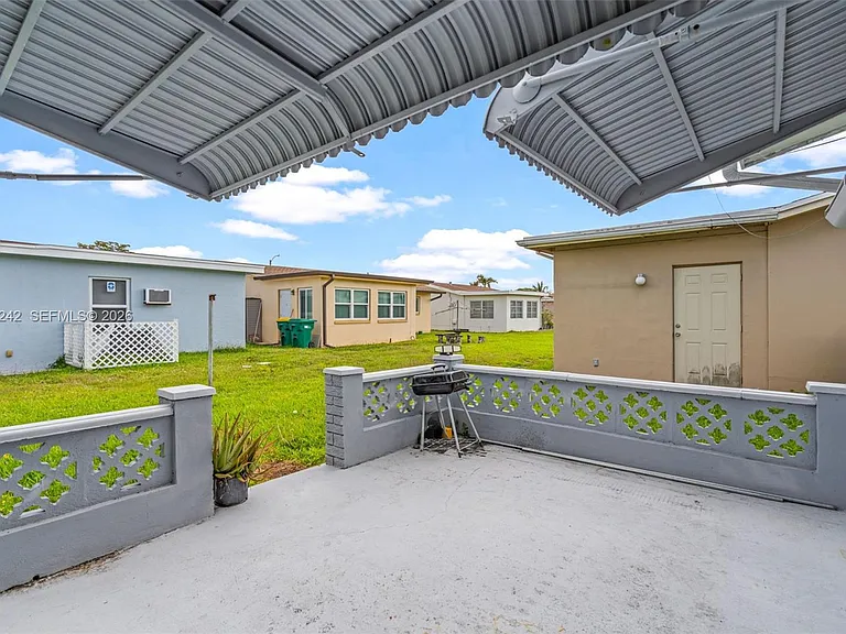 7505 NW 58th St — Photo 23