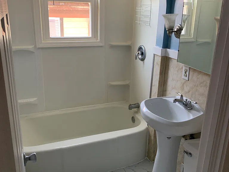 38 Kenyon Ct #40W — Photo 10